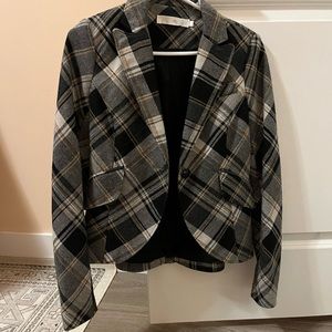 Its in good condition! Just dont wear enough dress-up clothes!